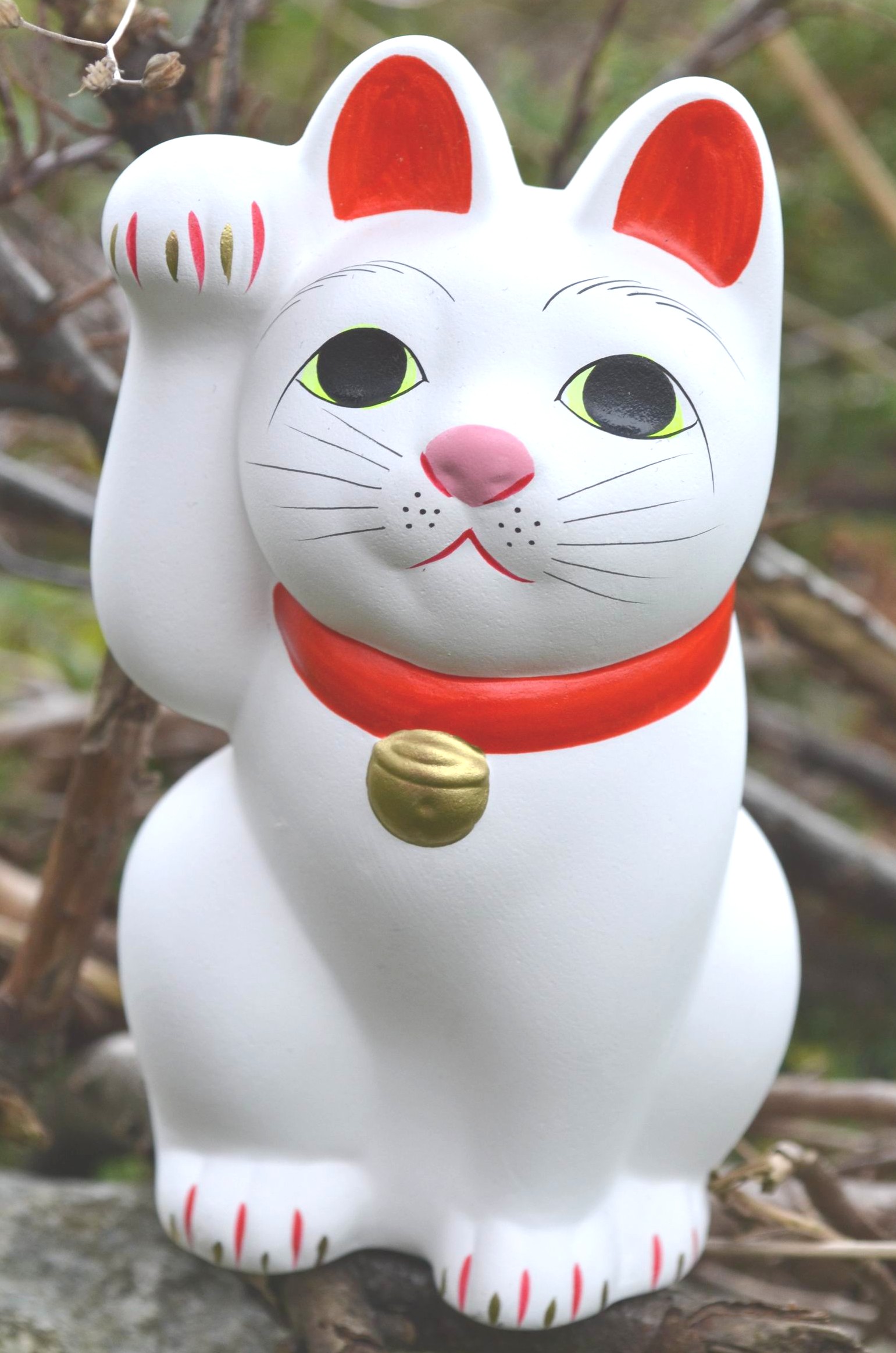 chinese lucky cat statue